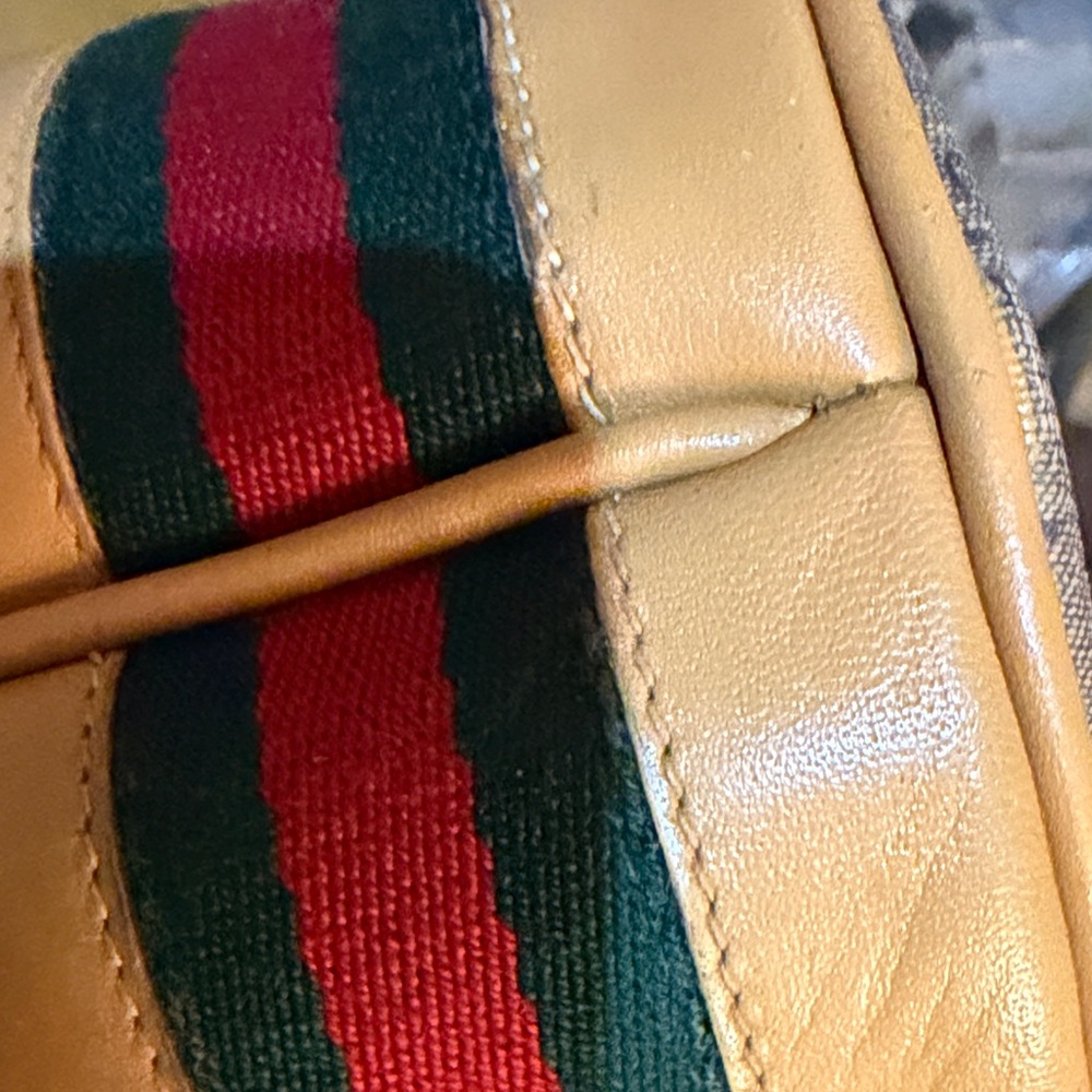 Gucci Sherryline Bucket Crossbody Bag with Gold Accents - Picture 10 of 13